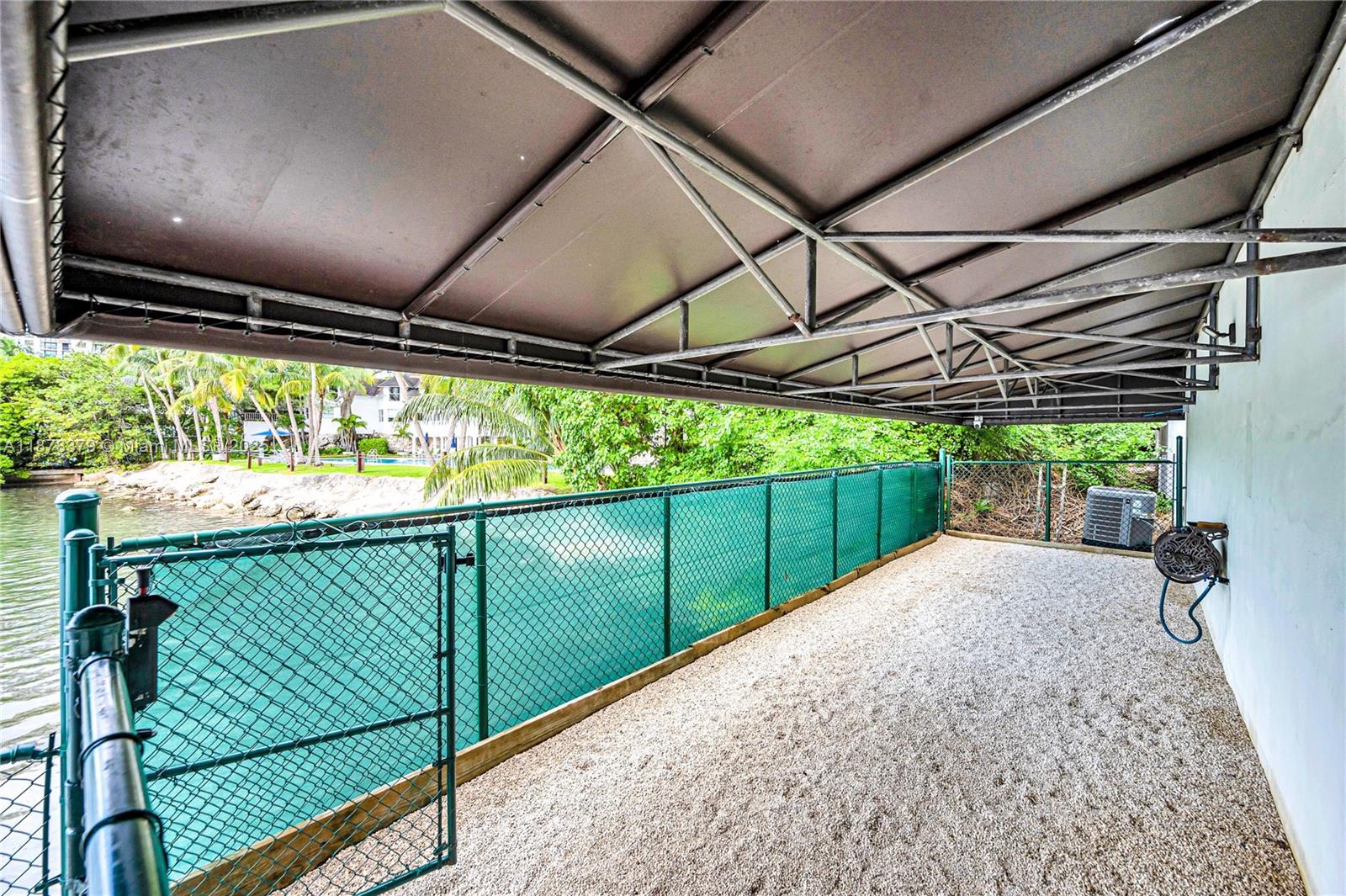 image Brickell Place38