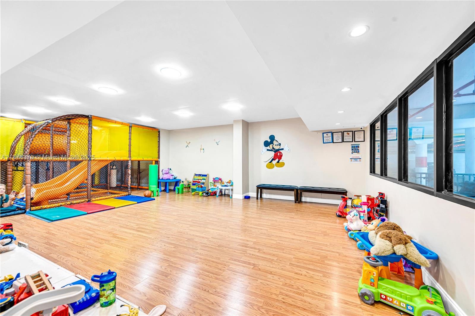 image Brickell Place39