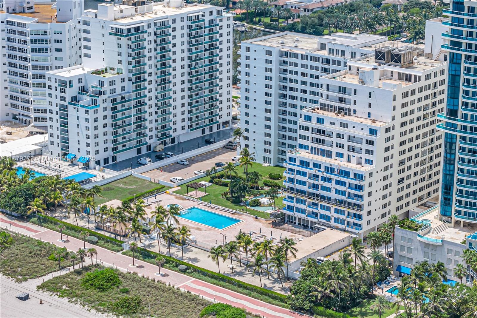 5005 Collins Ave #616