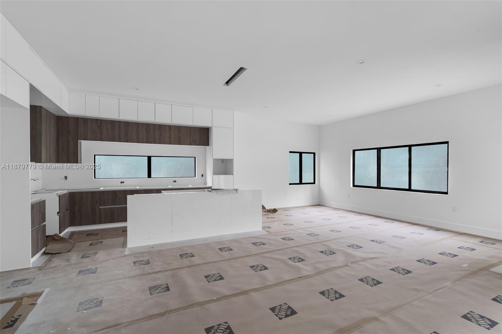 5854 SW 61st St Miami, FL 33143