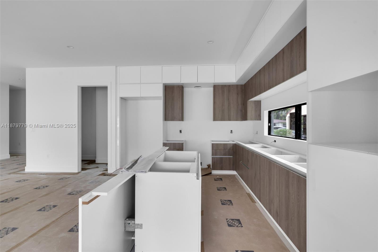 5854 SW 61st St Miami, FL 33143