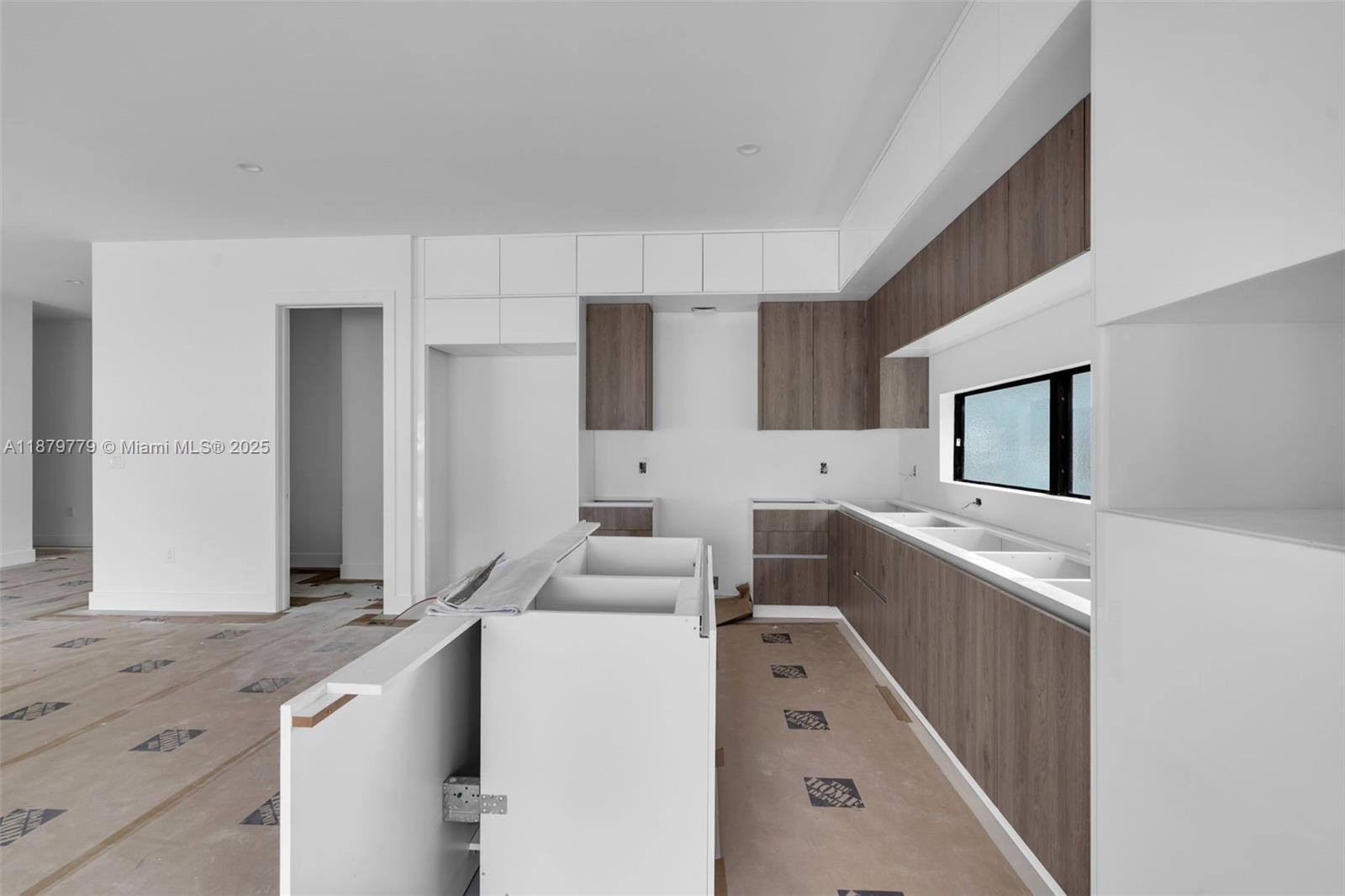 5854 SW 61st St Miami, FL 33143