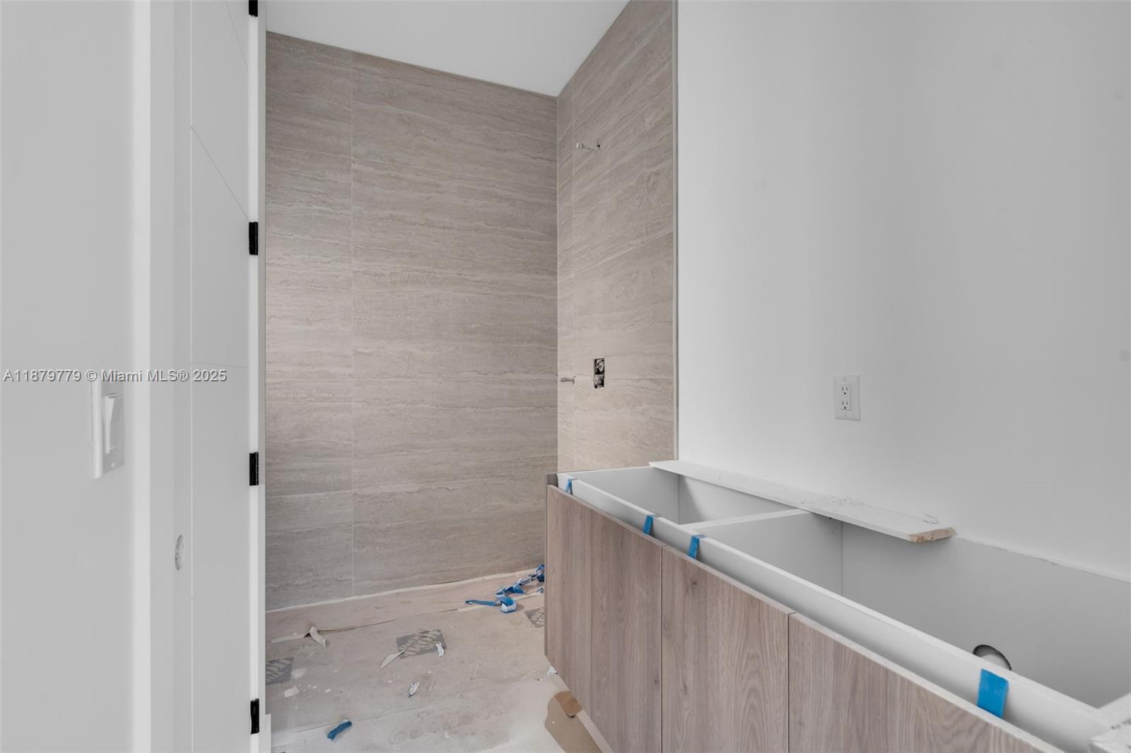 5854 SW 61st St Miami, FL 33143