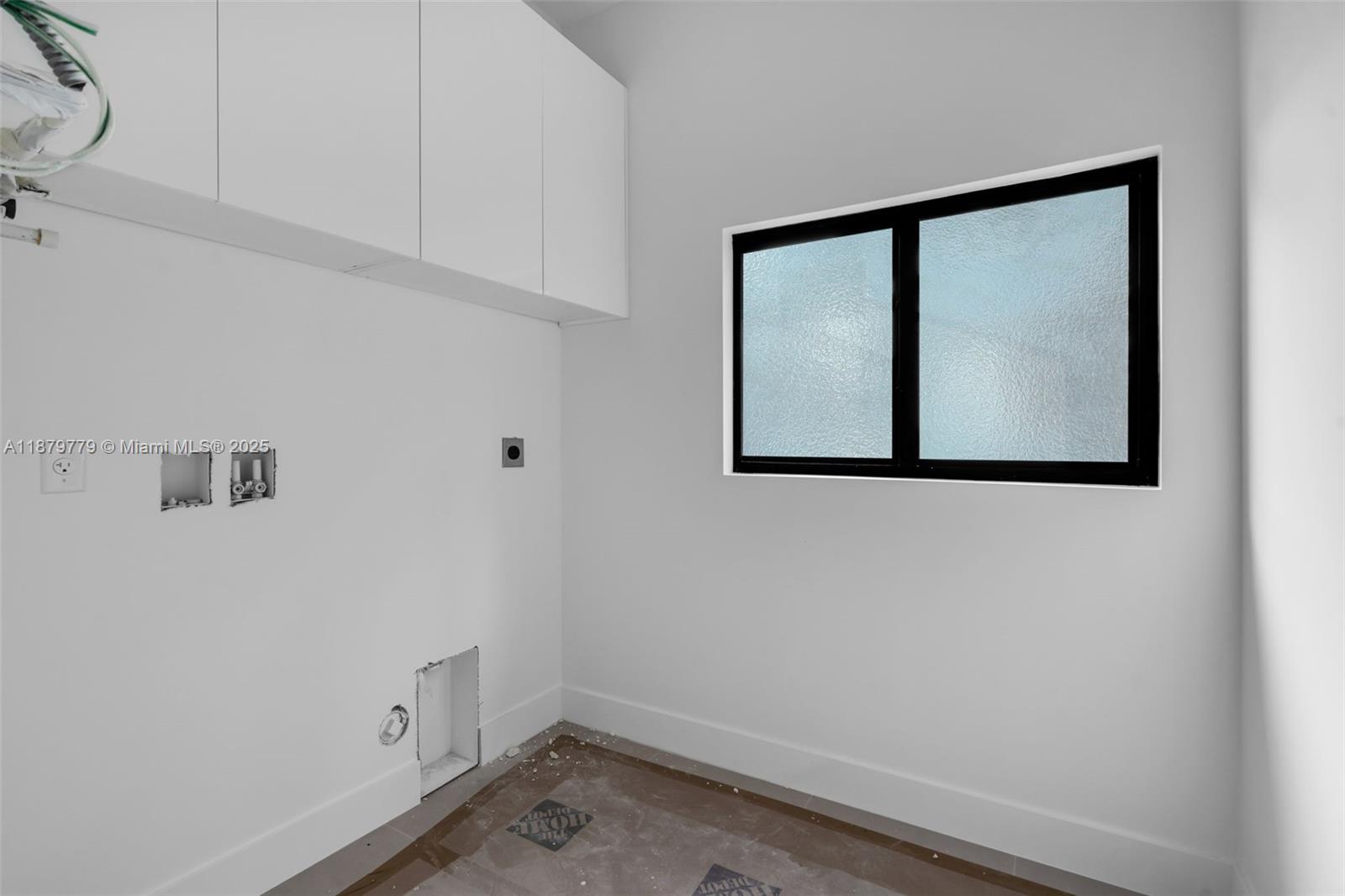 5854 SW 61st St Miami, FL 33143