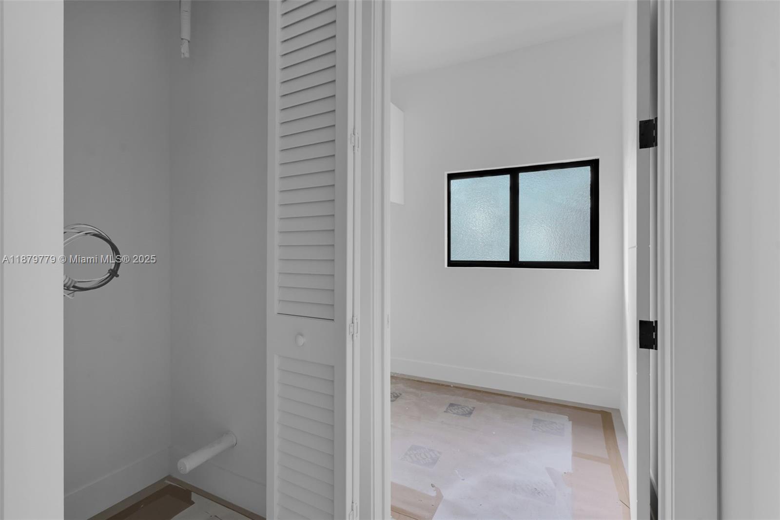 5854 SW 61st St Miami, FL 33143