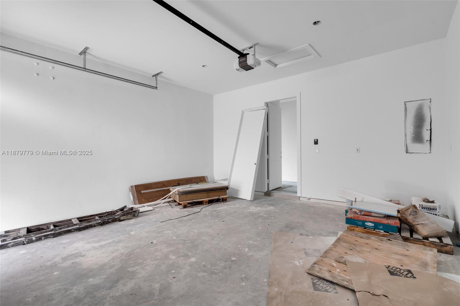 5854 SW 61st St Miami, FL 33143