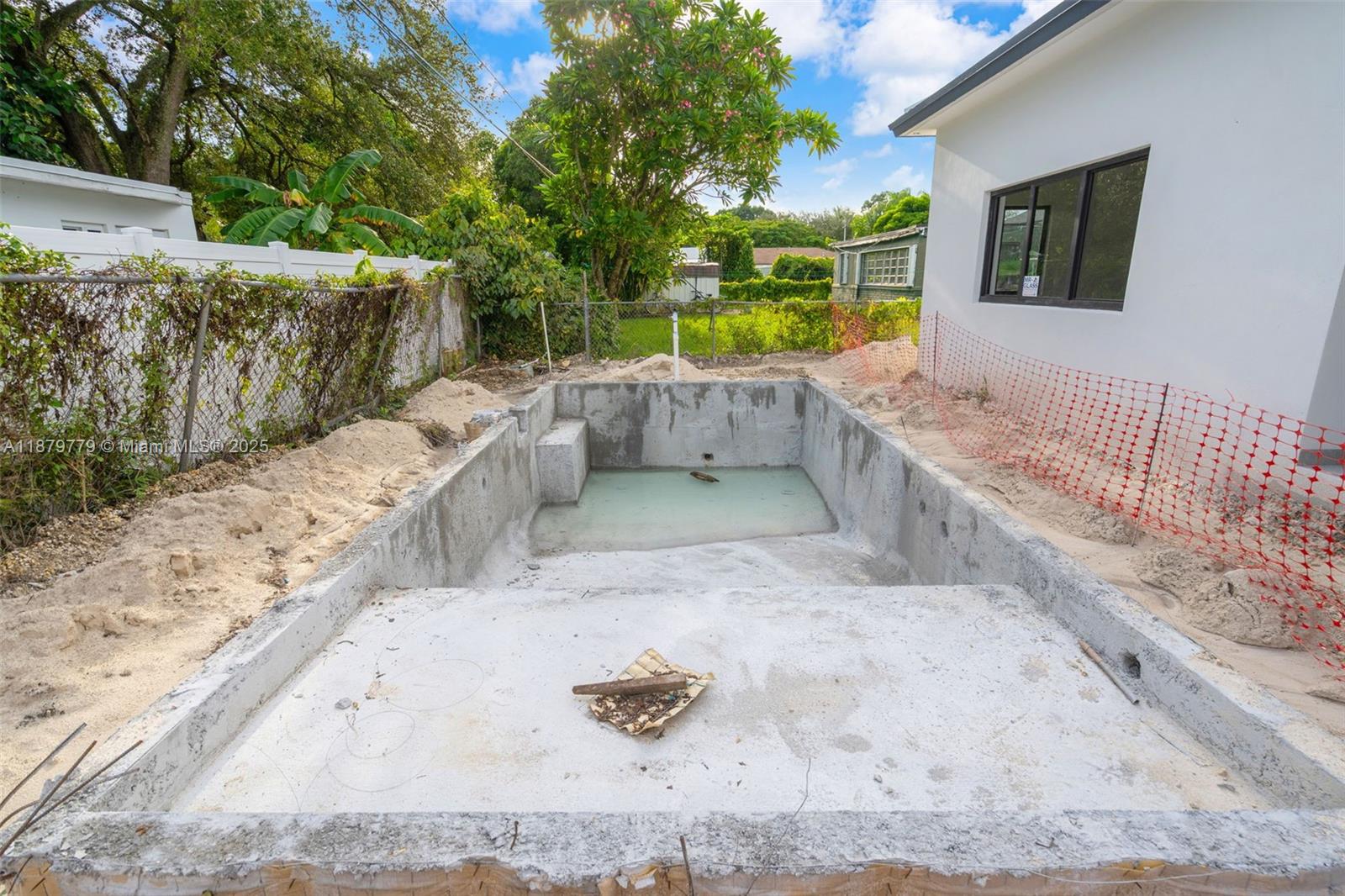 5854 SW 61st St Miami, FL 33143