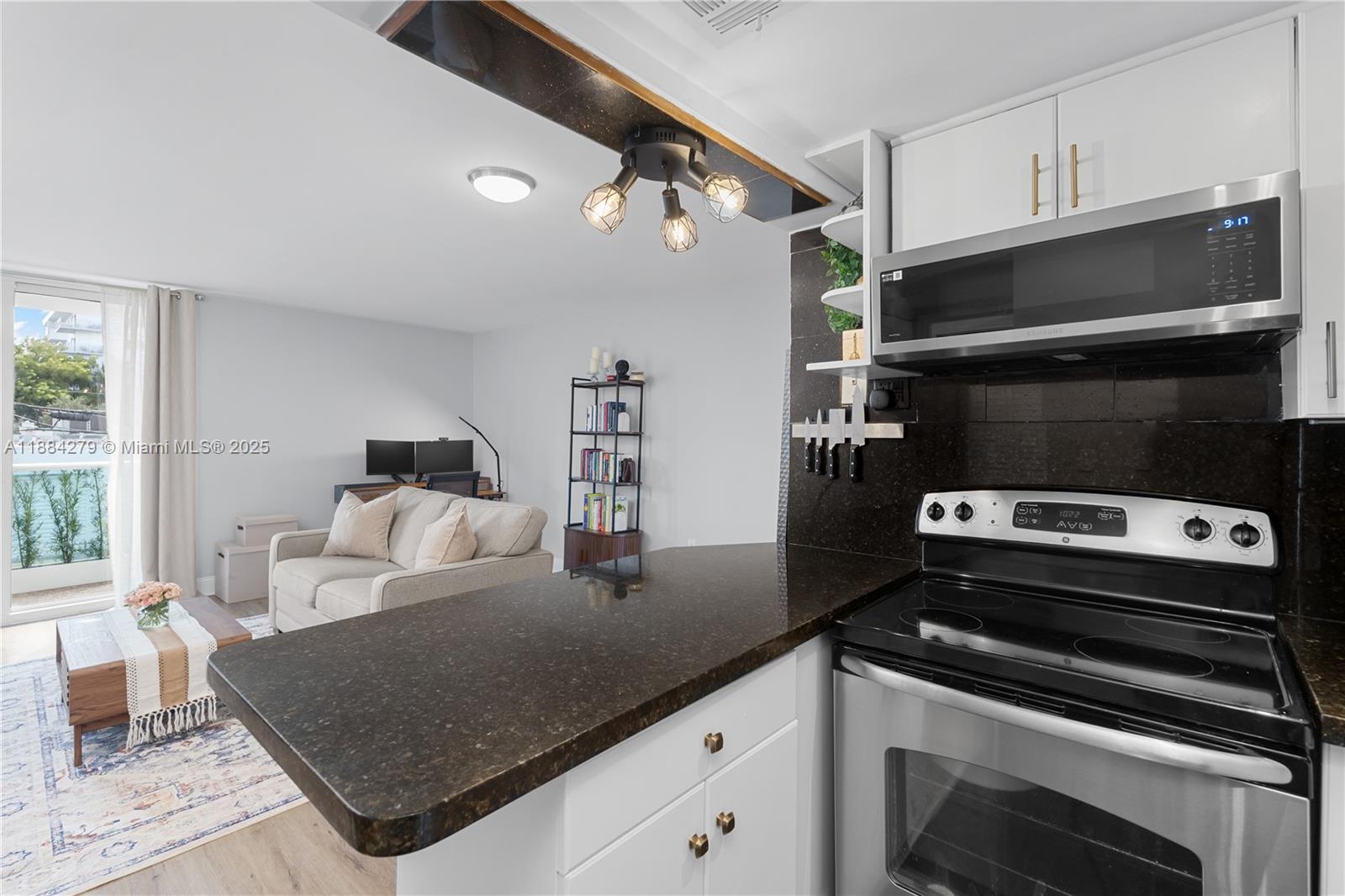 image MIRADOR 1035 CONDO10