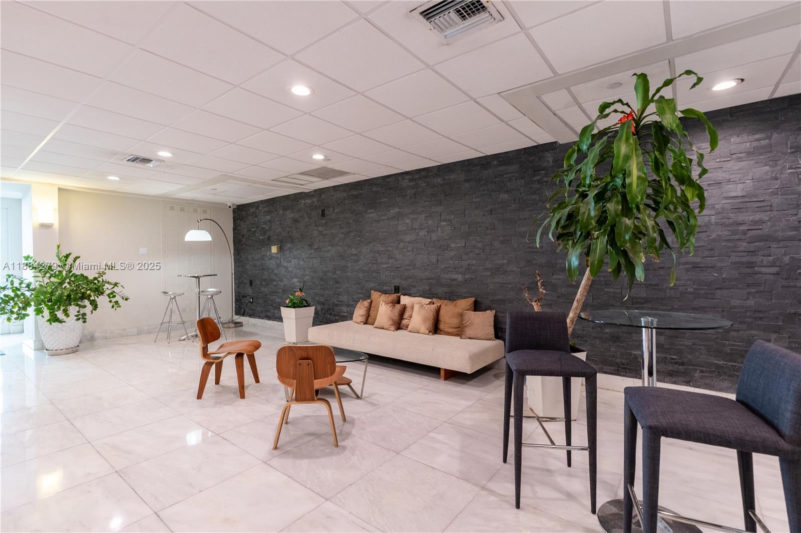 image MIRADOR 1035 CONDO12