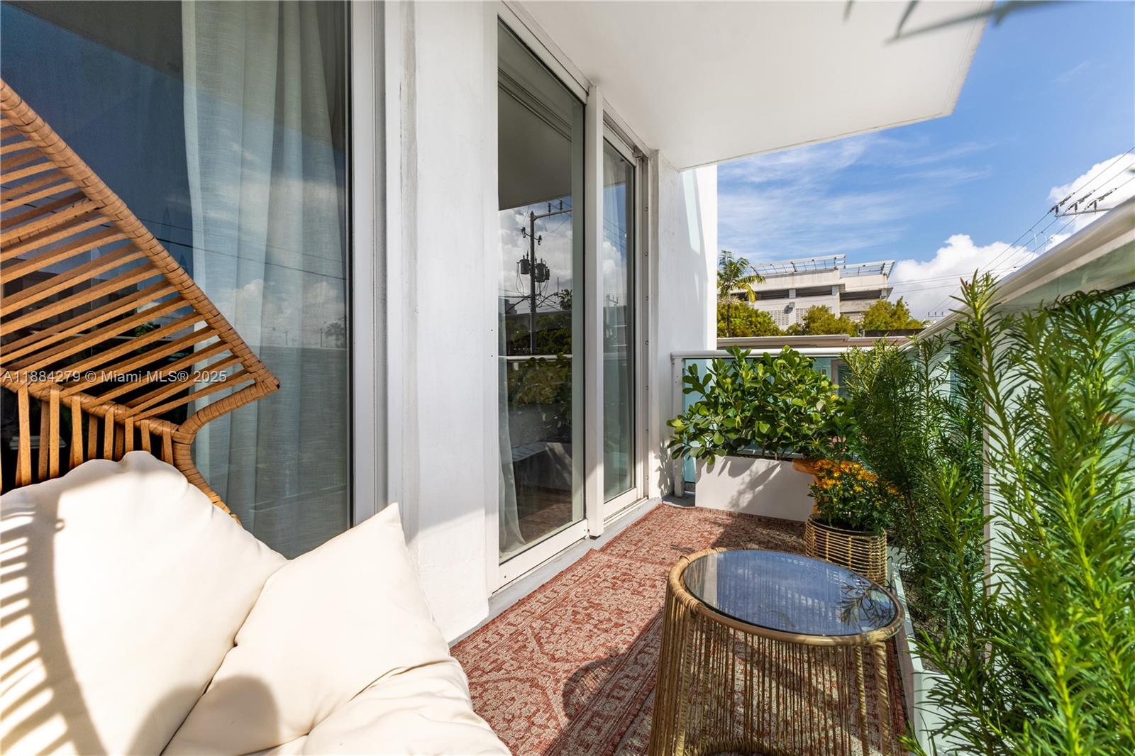 image MIRADOR 1035 CONDO2