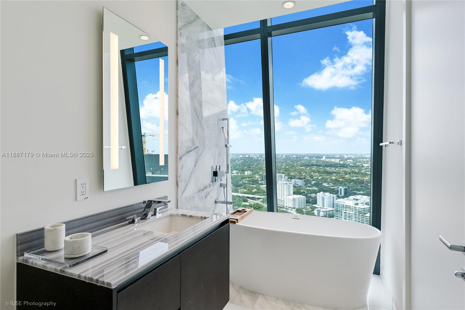 image Echo Brickell19