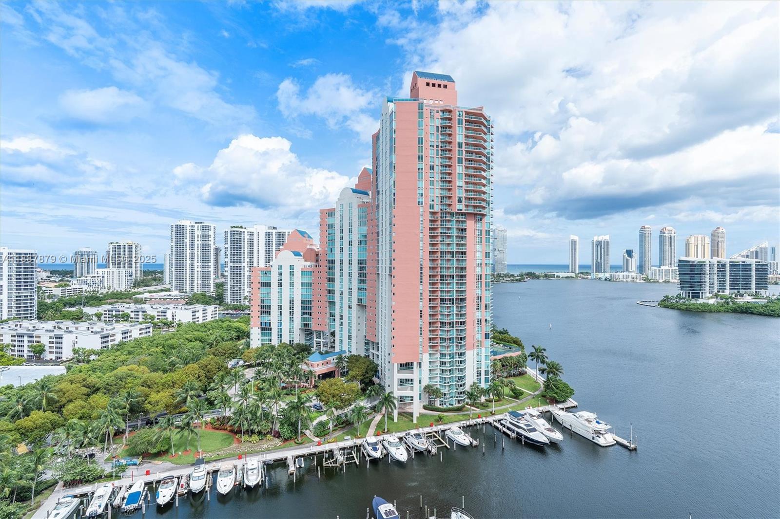 image Aventura Marina One0