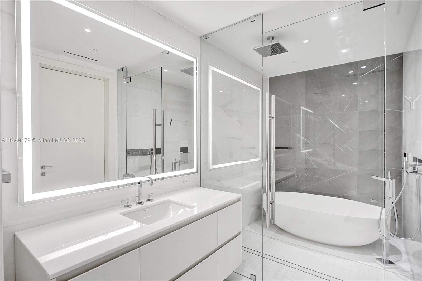 image Aston Martin Residences18