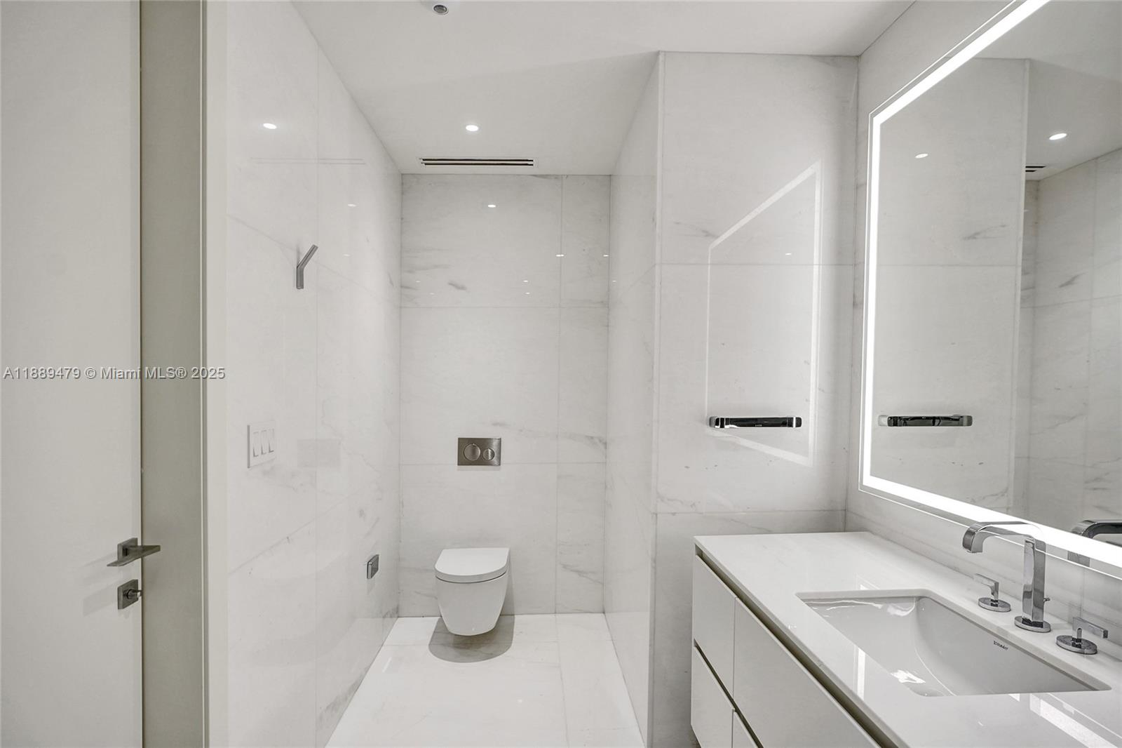 image Aston Martin Residences19