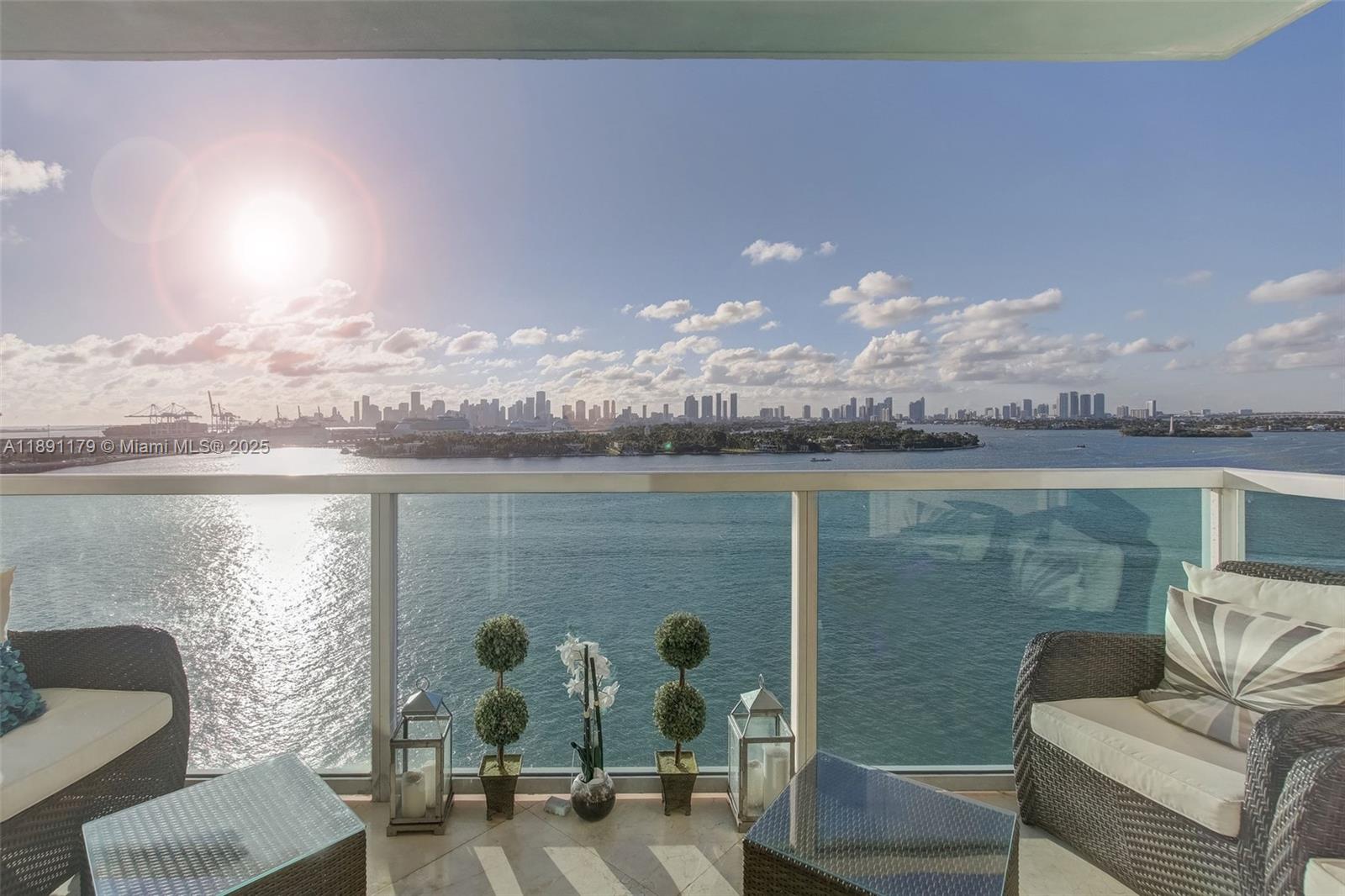 650 West Ave #1407