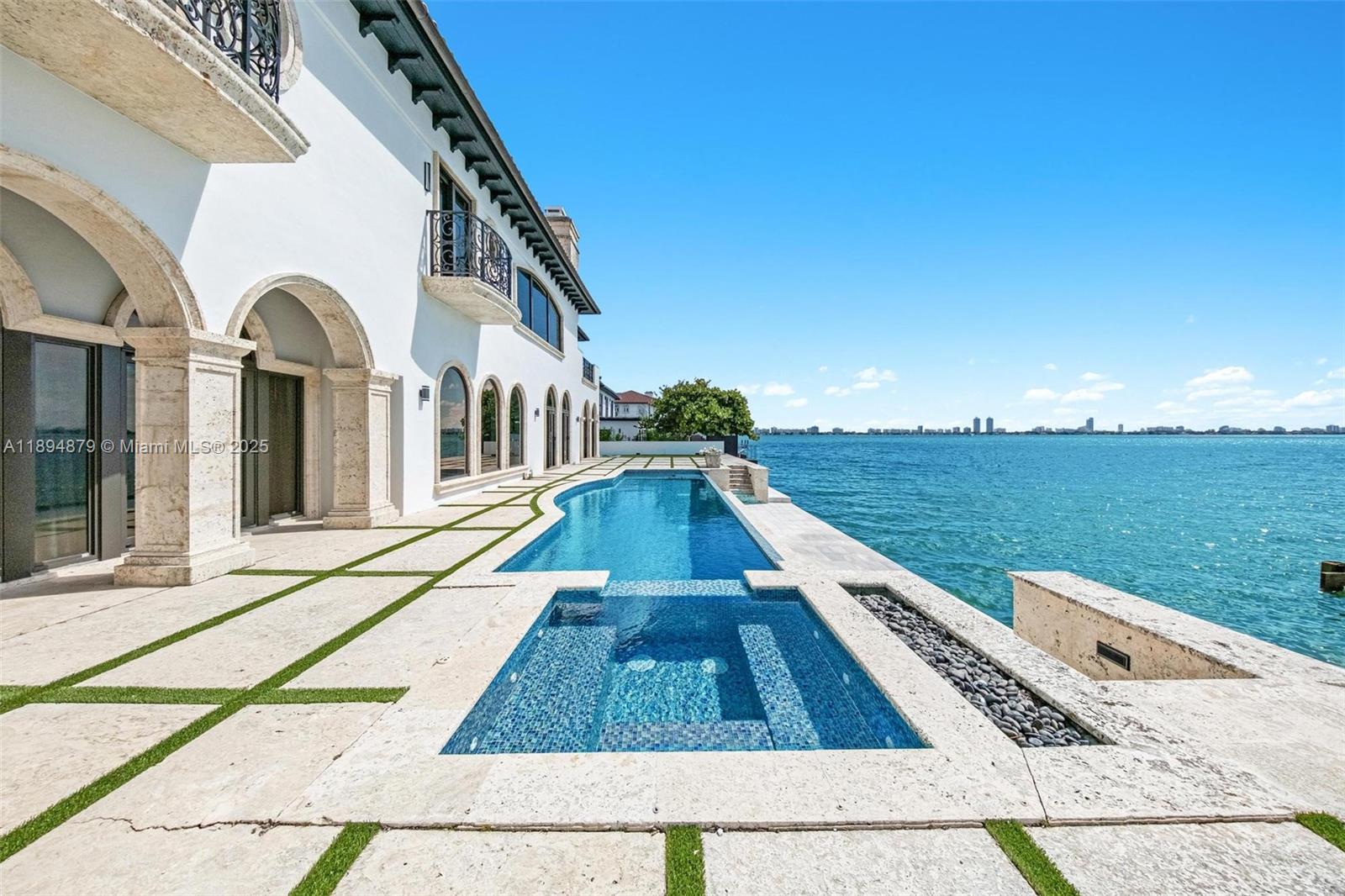 1331 Bay Ter North Bay Village, FL 33141