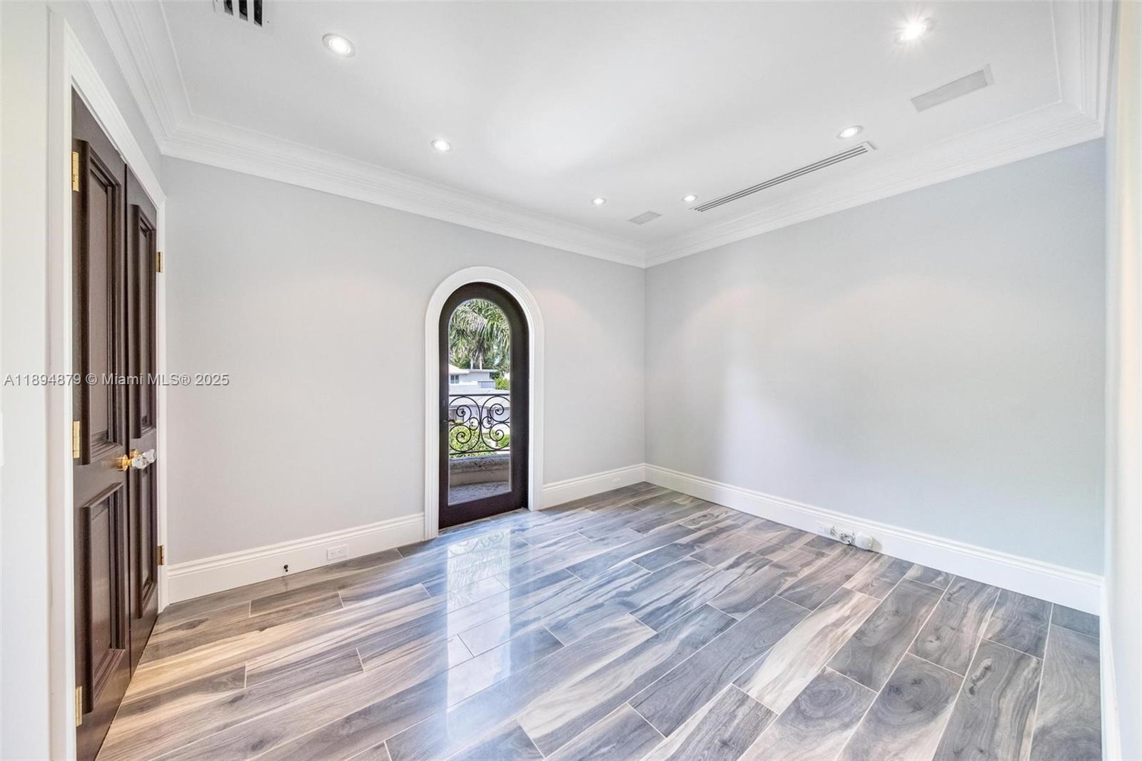 1331 Bay Ter North Bay Village, FL 33141