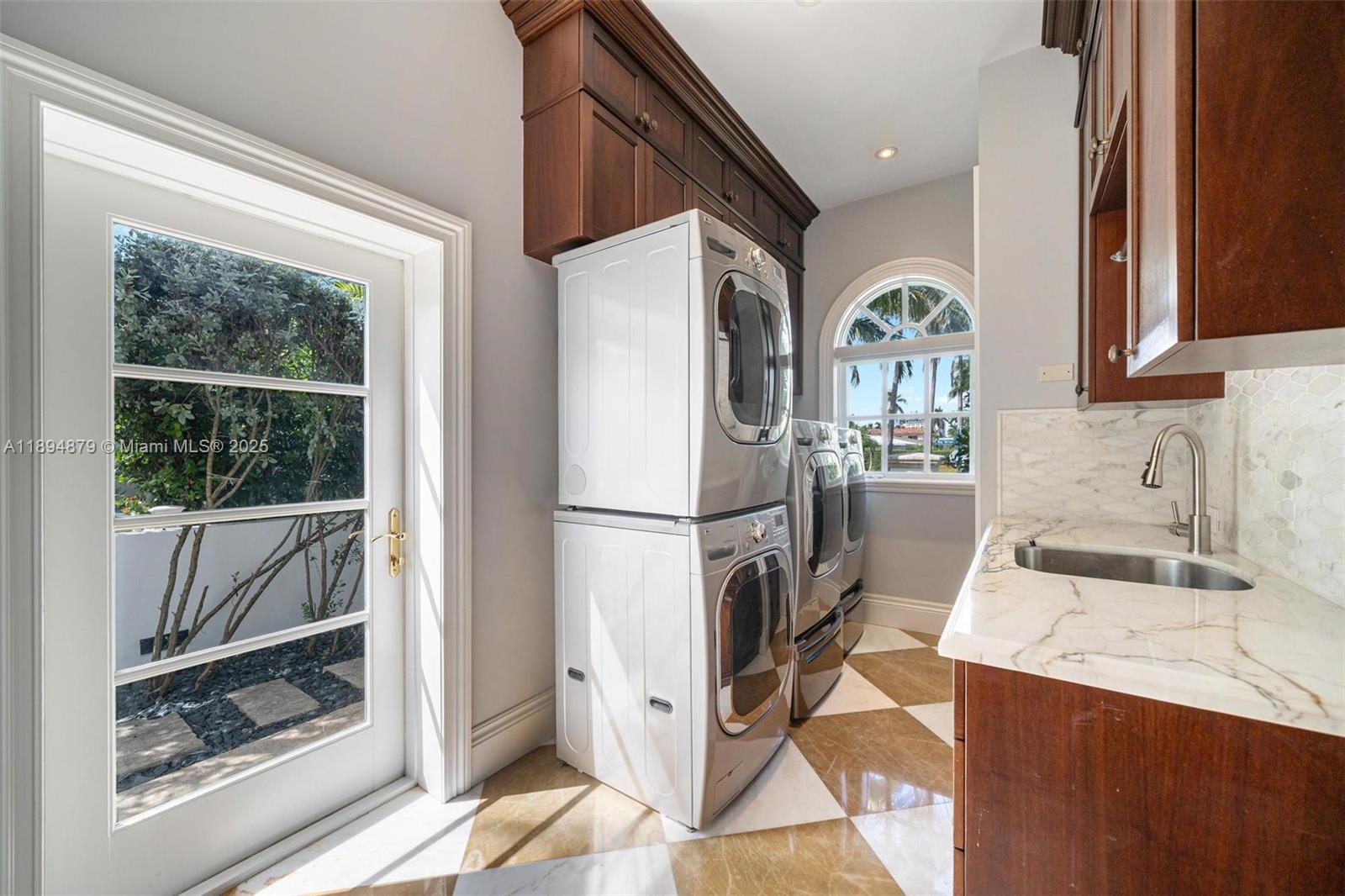 1331 Bay Ter North Bay Village, FL 33141