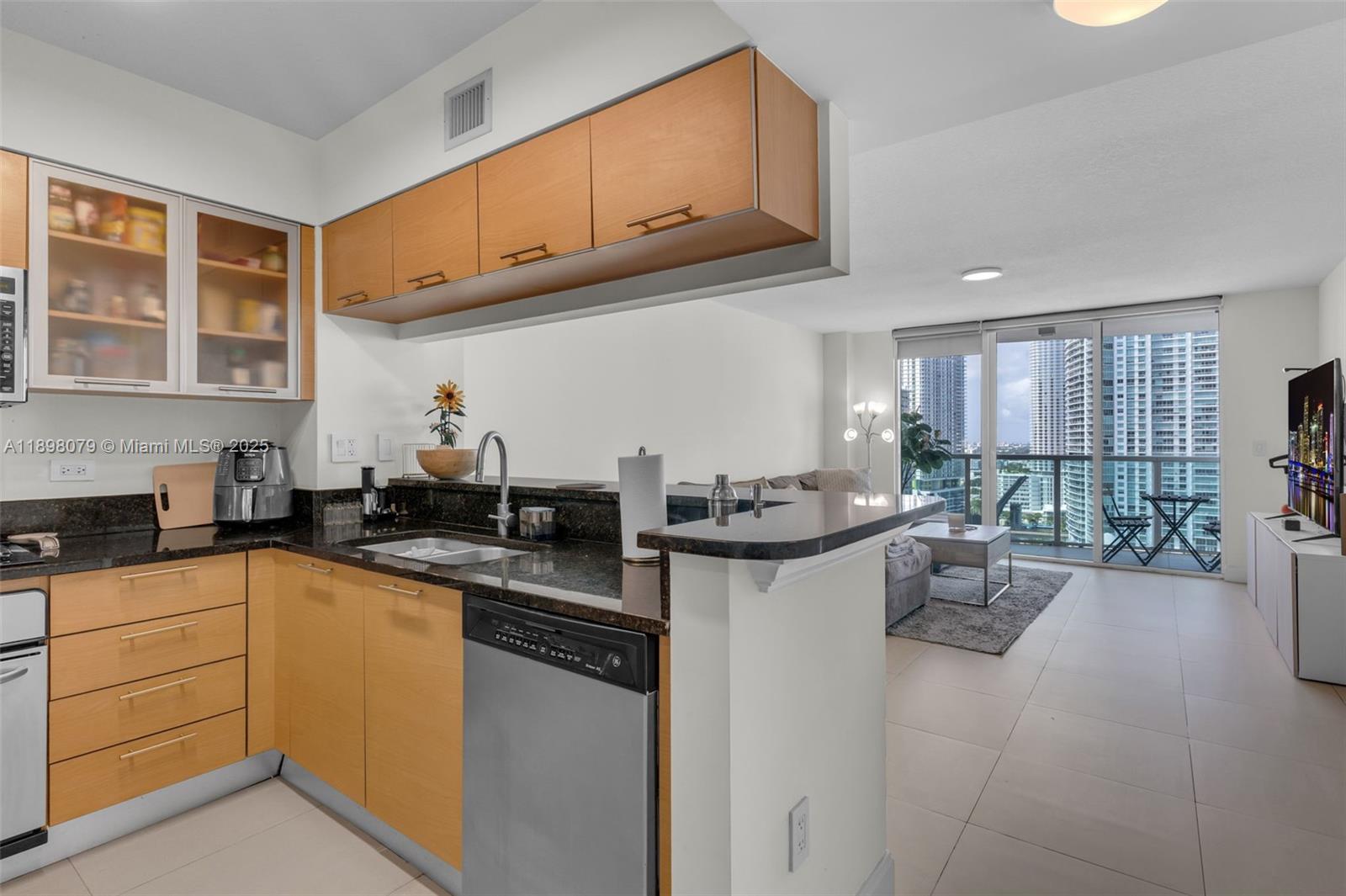 31 SE 5th St #2607