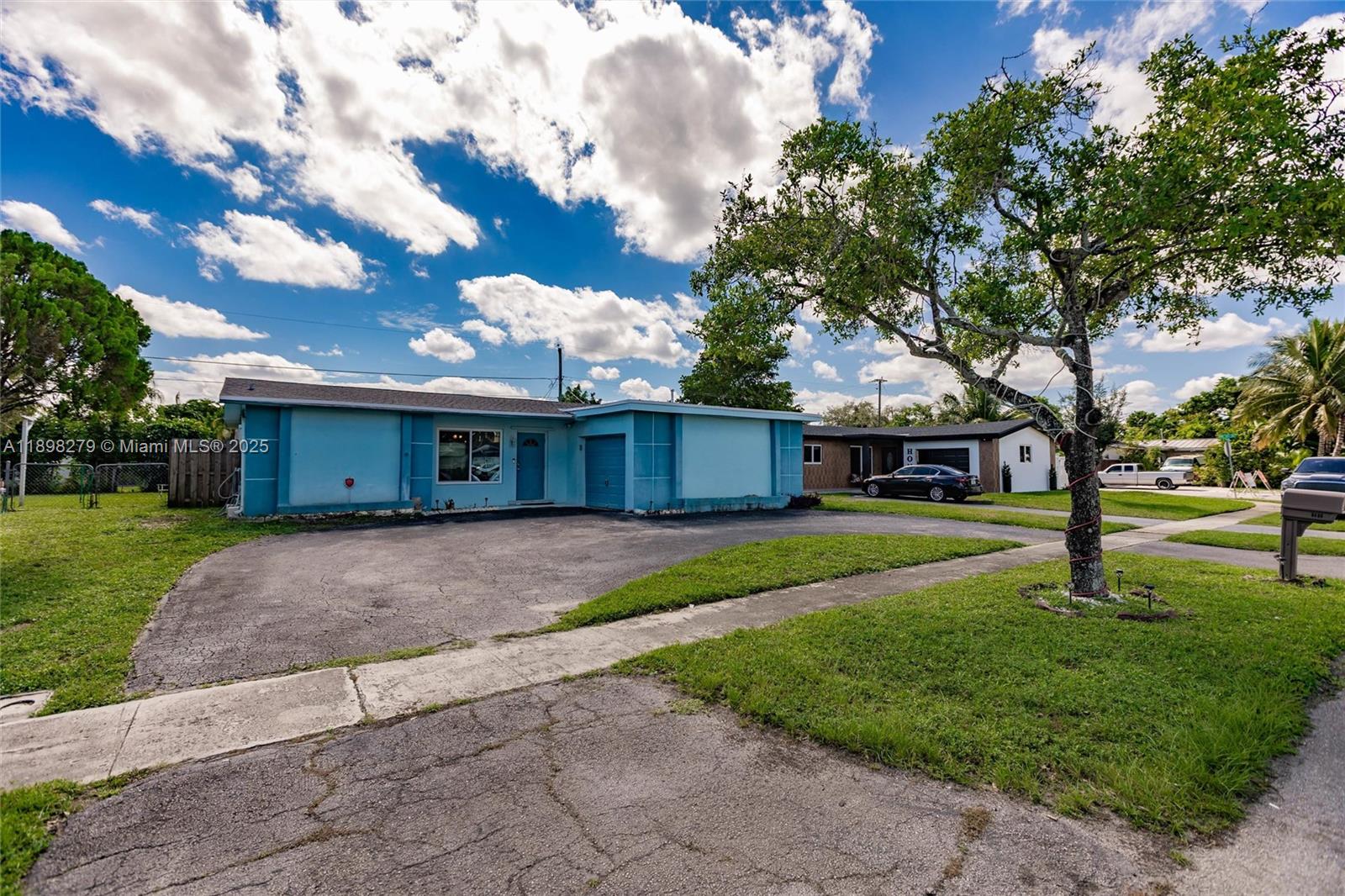 8480 NW 29th St