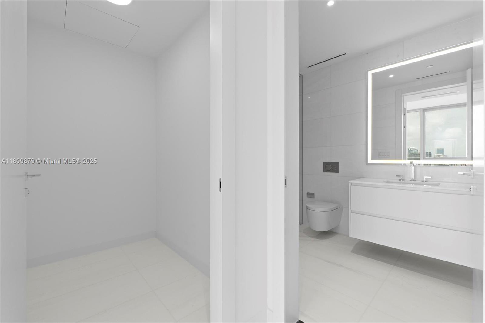 image Aston Martin16