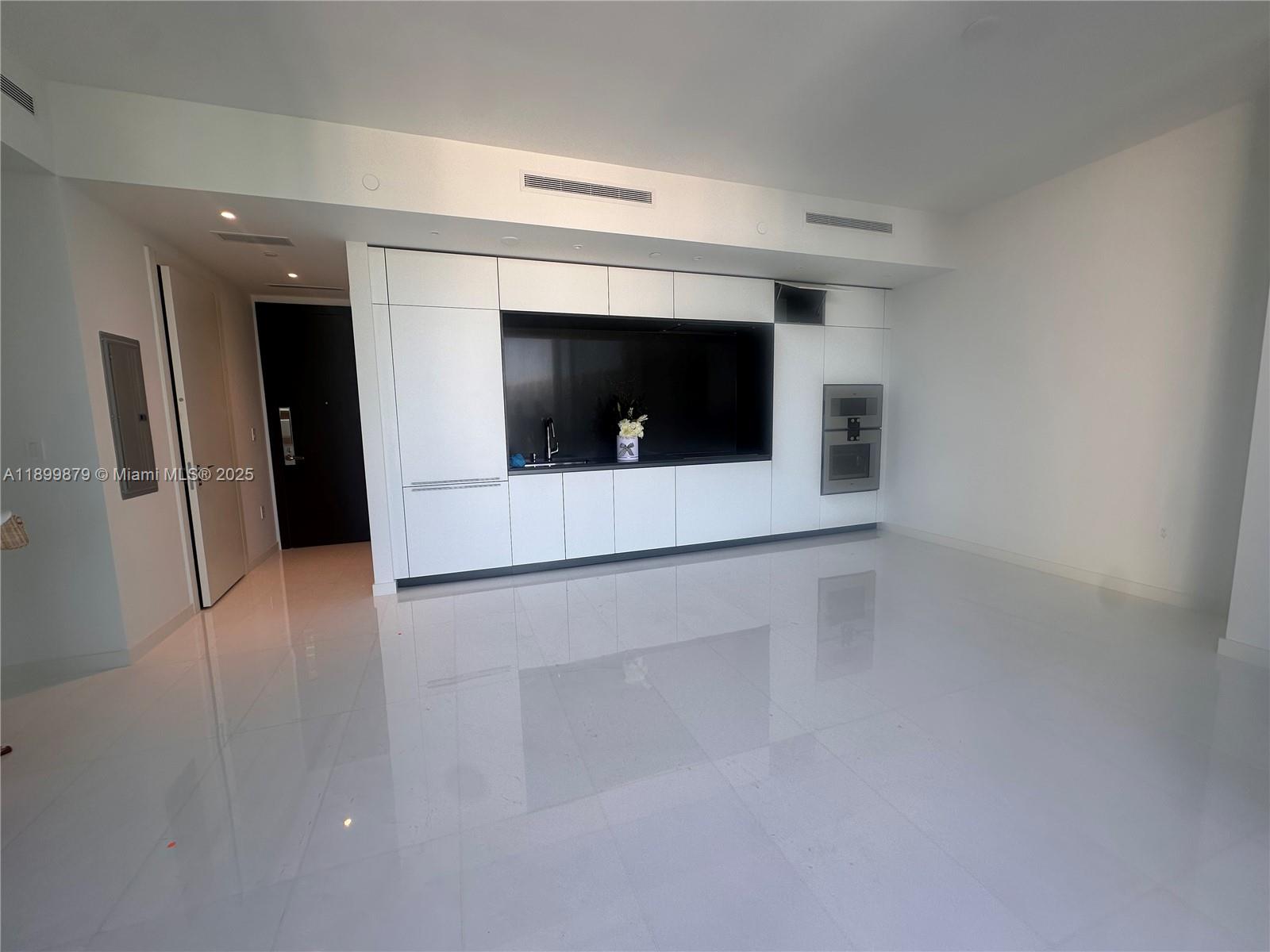 300 Biscayne Blvd Way #4508 Miami, FL 33131