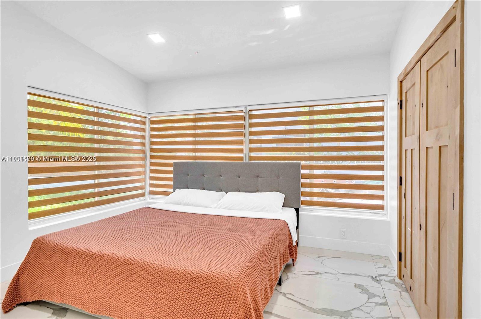 4708 Alton Rd Miami Beach, FL 33140