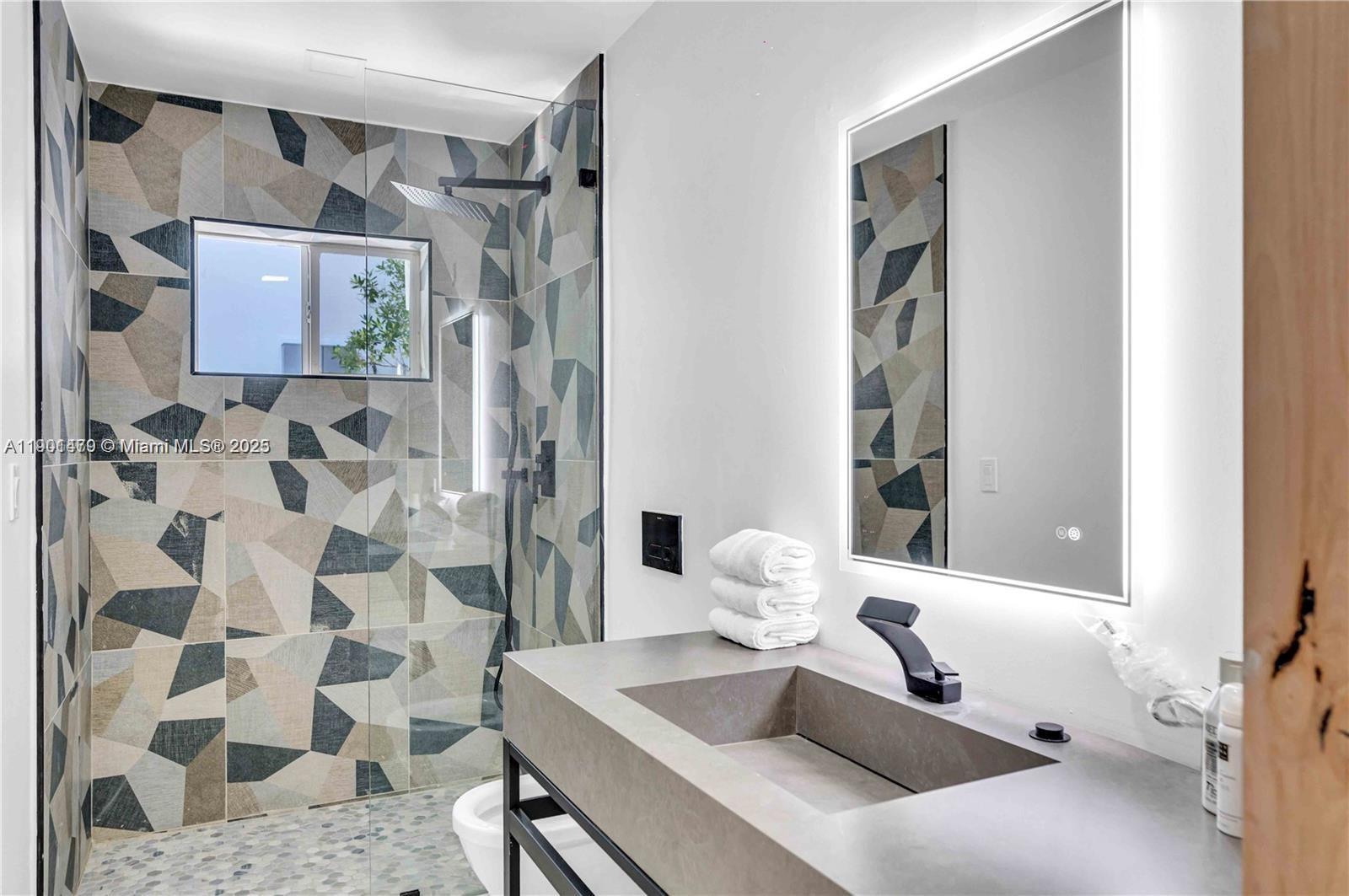 4708 Alton Rd Miami Beach, FL 33140