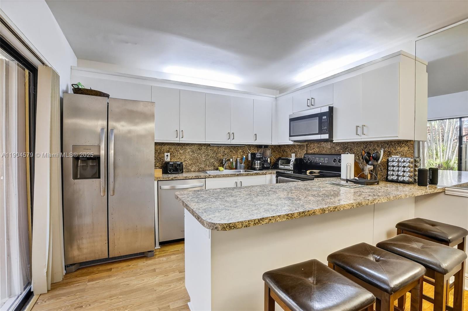 9927 NW 6th Pl Plantation, FL 33324