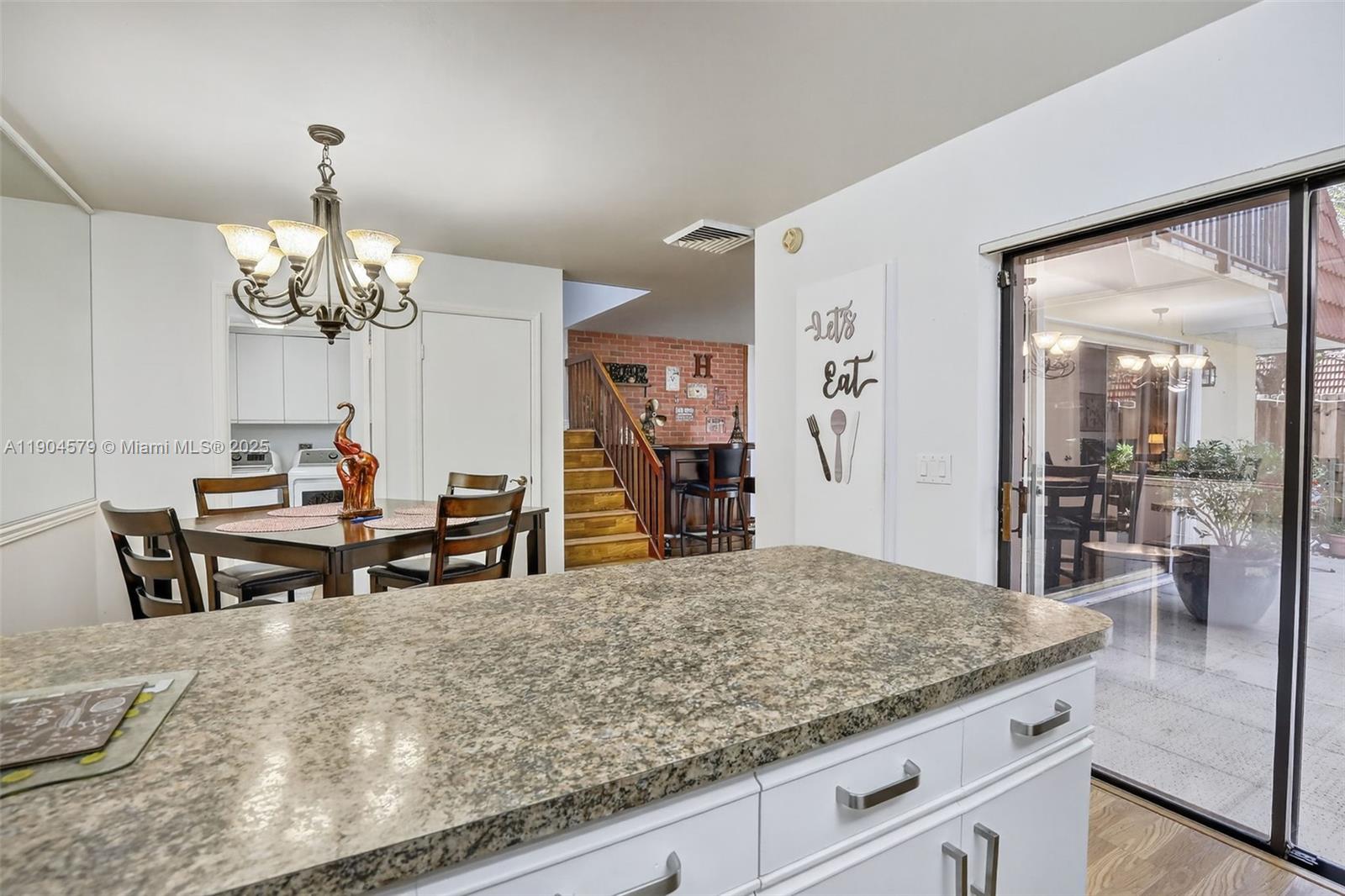 9927 NW 6th Pl Plantation, FL 33324