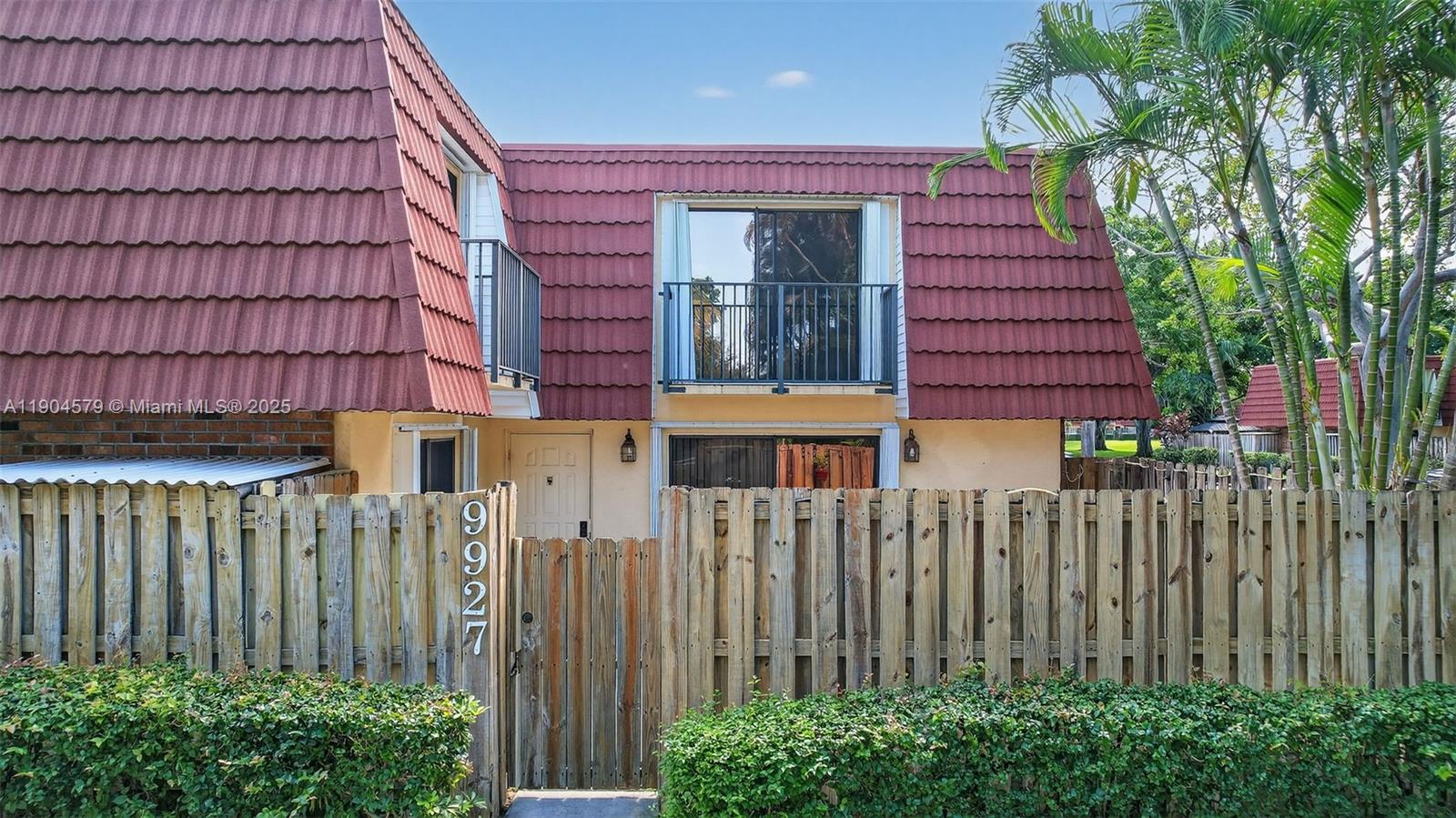 9927 NW 6th Pl Plantation, FL 33324