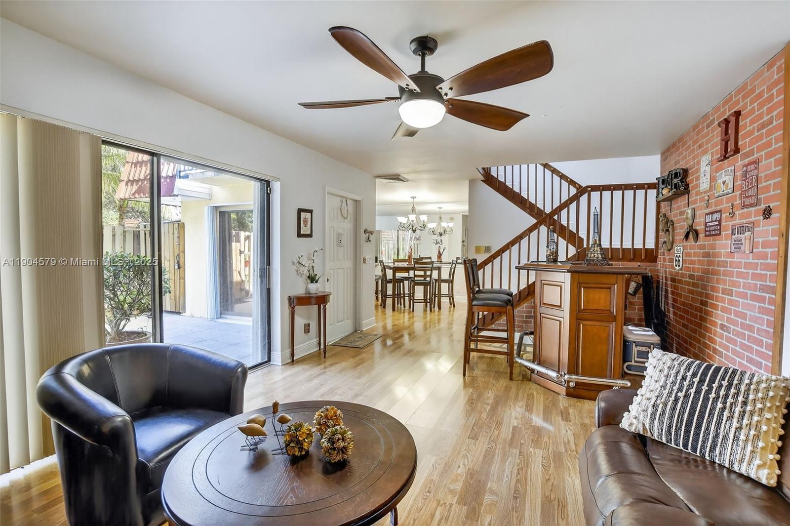 9927 NW 6th Pl Plantation, FL 33324