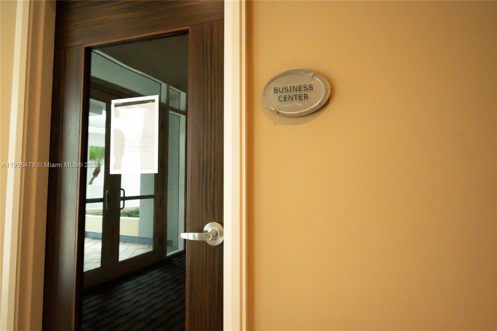 image Vizcayne South15