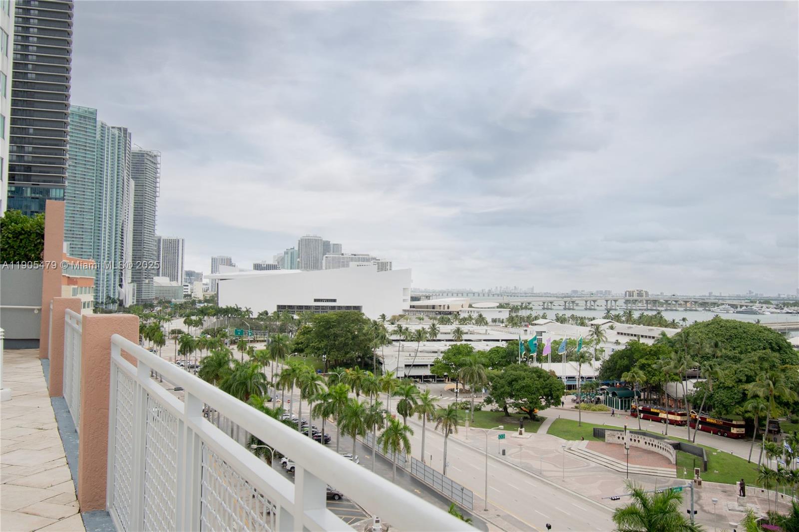 image Vizcayne South2