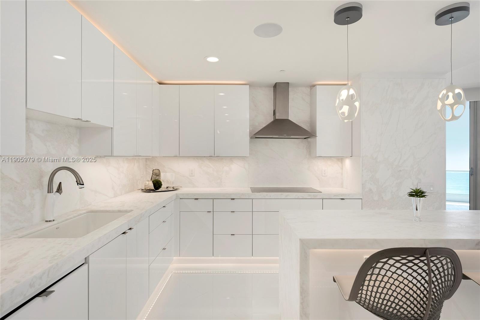 5959 Collins Ave #807 Miami Beach, FL 33140