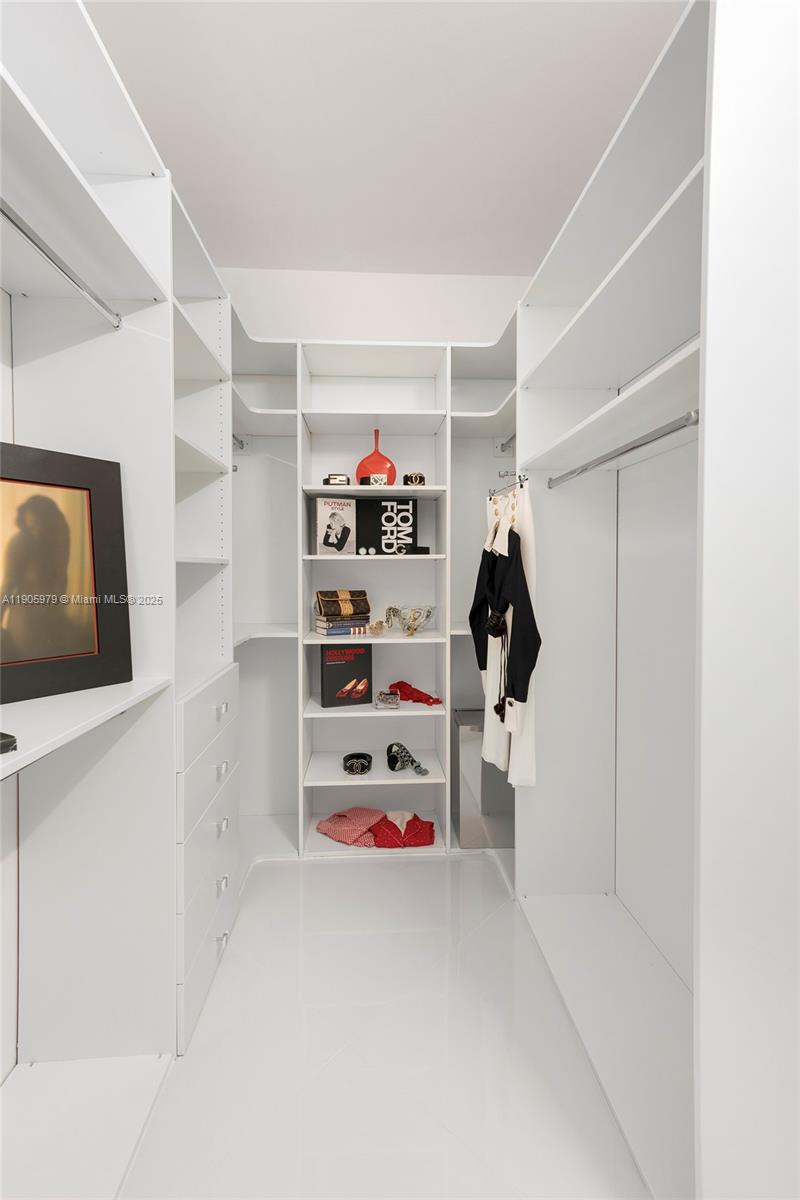 5959 Collins Ave #807 Miami Beach, FL 33140