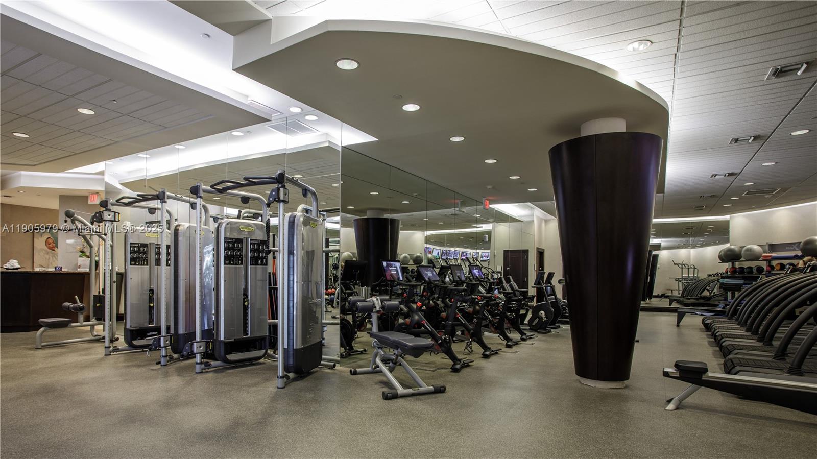 5959 Collins Ave #807 Miami Beach, FL 33140