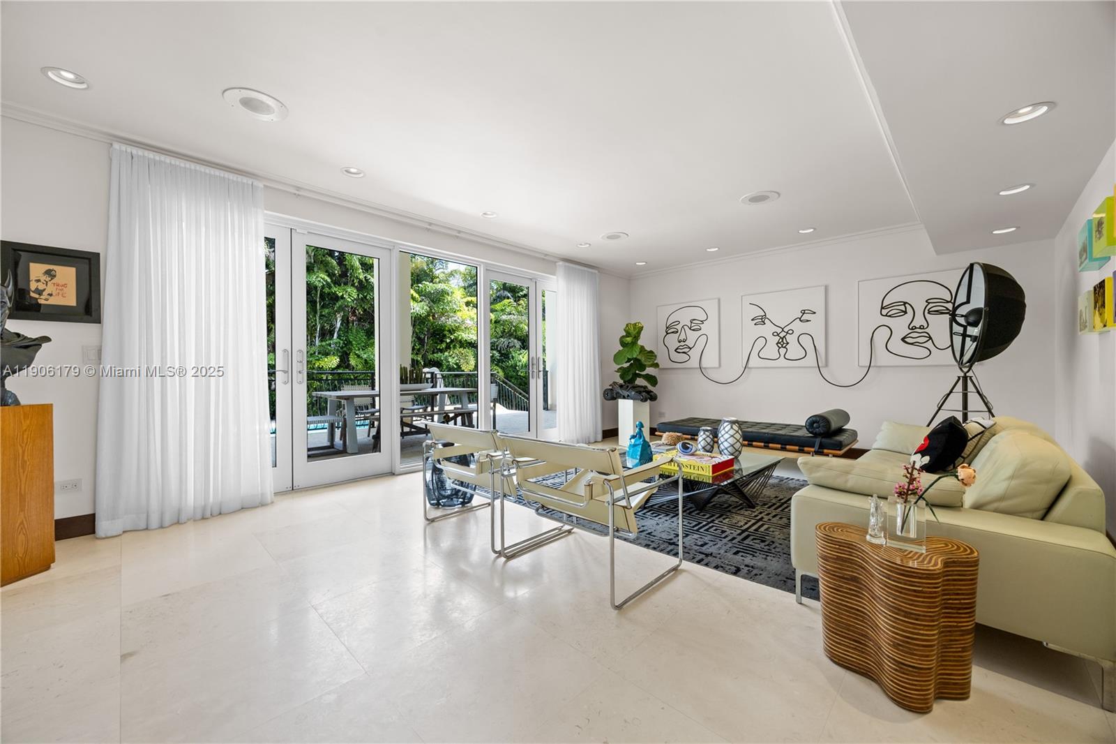 7141 E Lago Dr Coral Gables, FL 33143