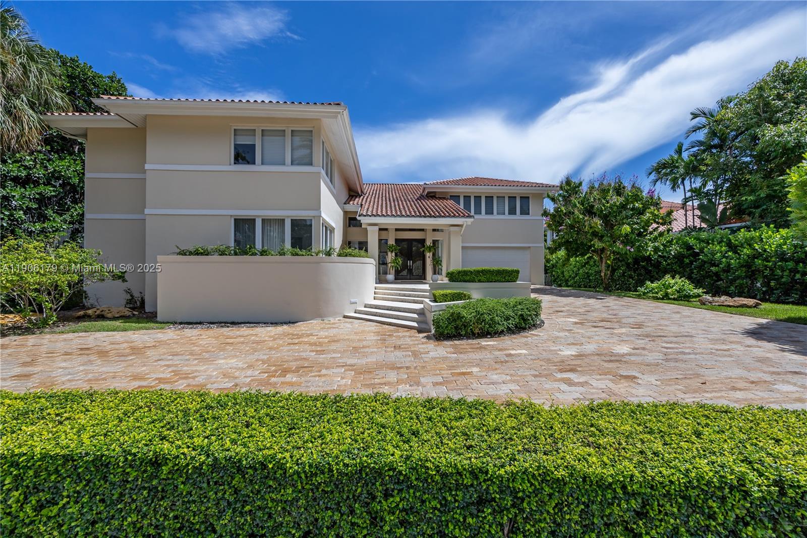 7141 E Lago Dr Coral Gables, FL 33143