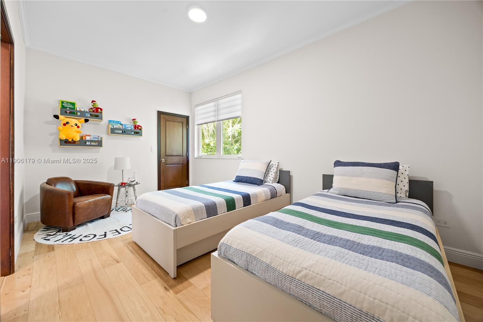 7141 E Lago Dr Coral Gables, FL 33143