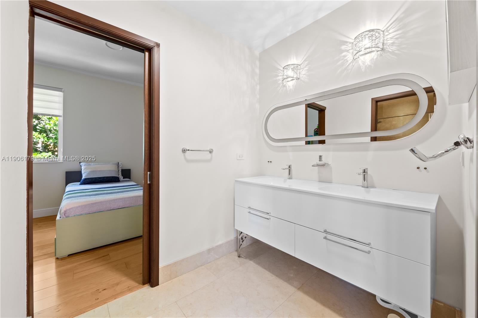 7141 E Lago Dr Coral Gables, FL 33143