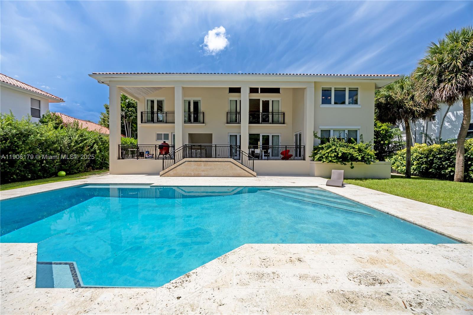 7141 E Lago Dr Coral Gables, FL 33143