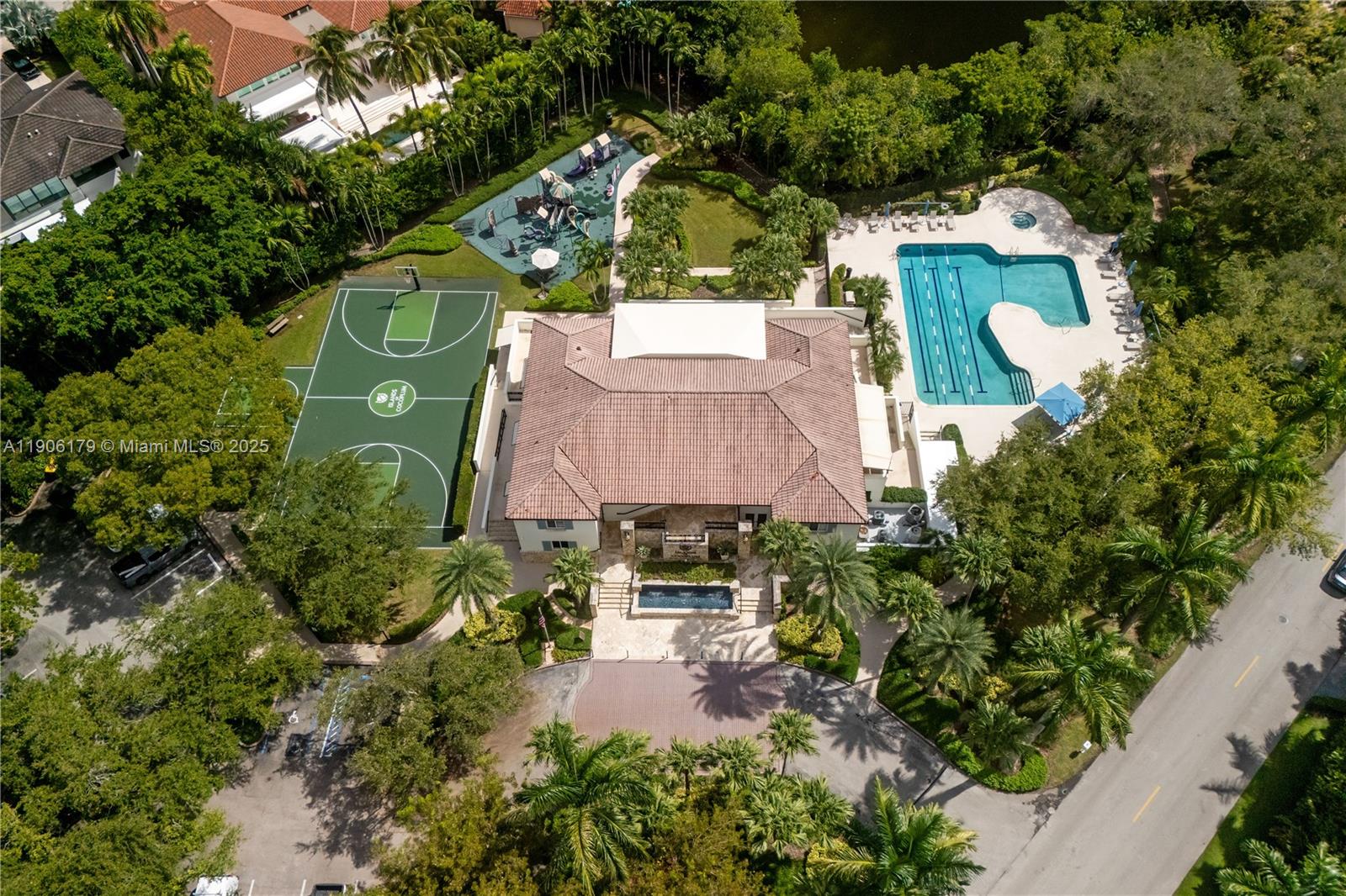 7141 E Lago Dr Coral Gables, FL 33143