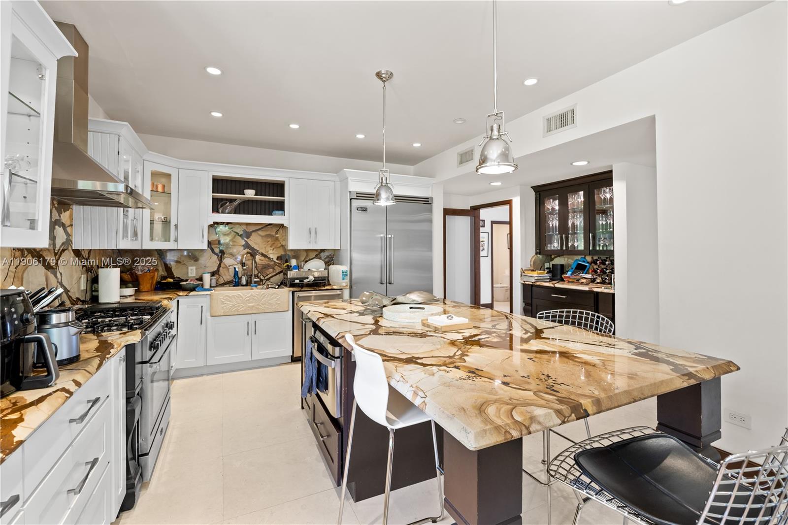 7141 E Lago Dr Coral Gables, FL 33143