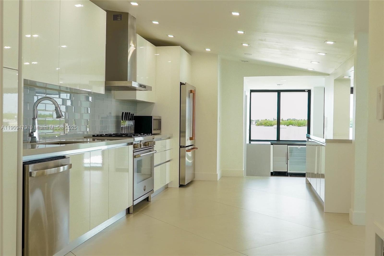 7720 Miami Vw Dr North Bay Village, FL 33141