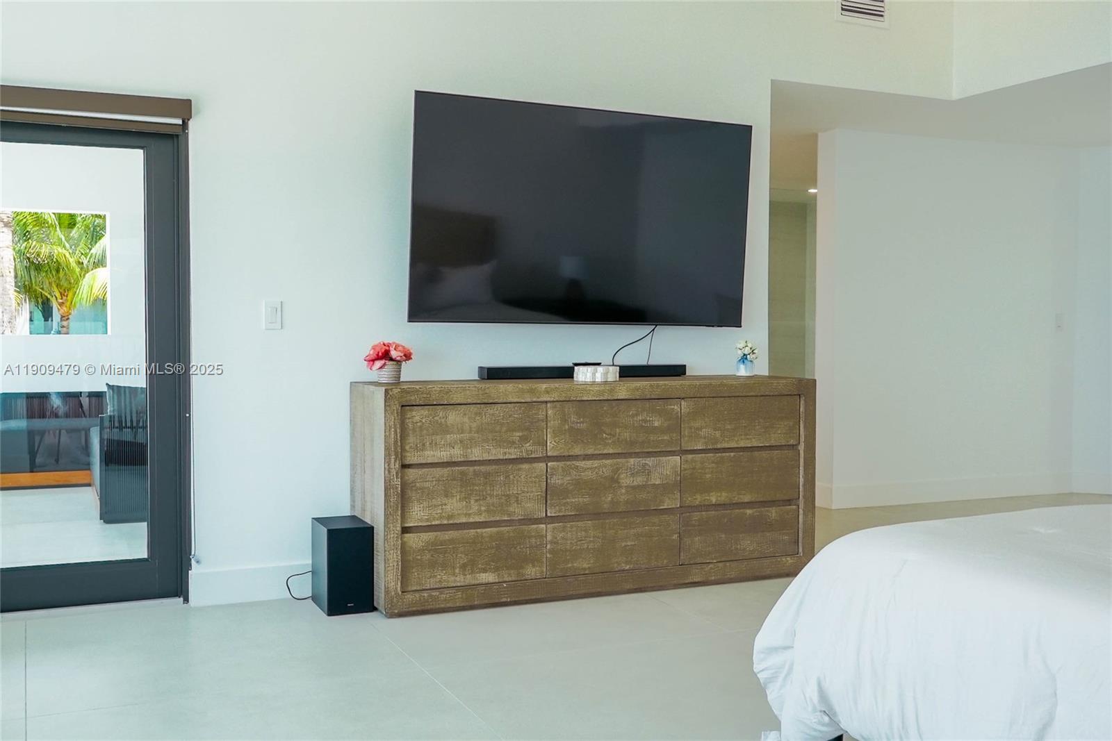 7720 Miami Vw Dr North Bay Village, FL 33141