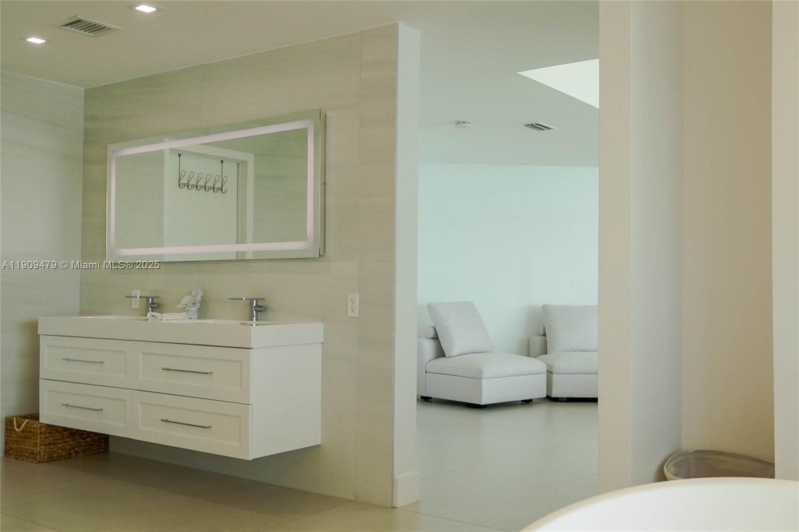 7720 Miami Vw Dr North Bay Village, FL 33141