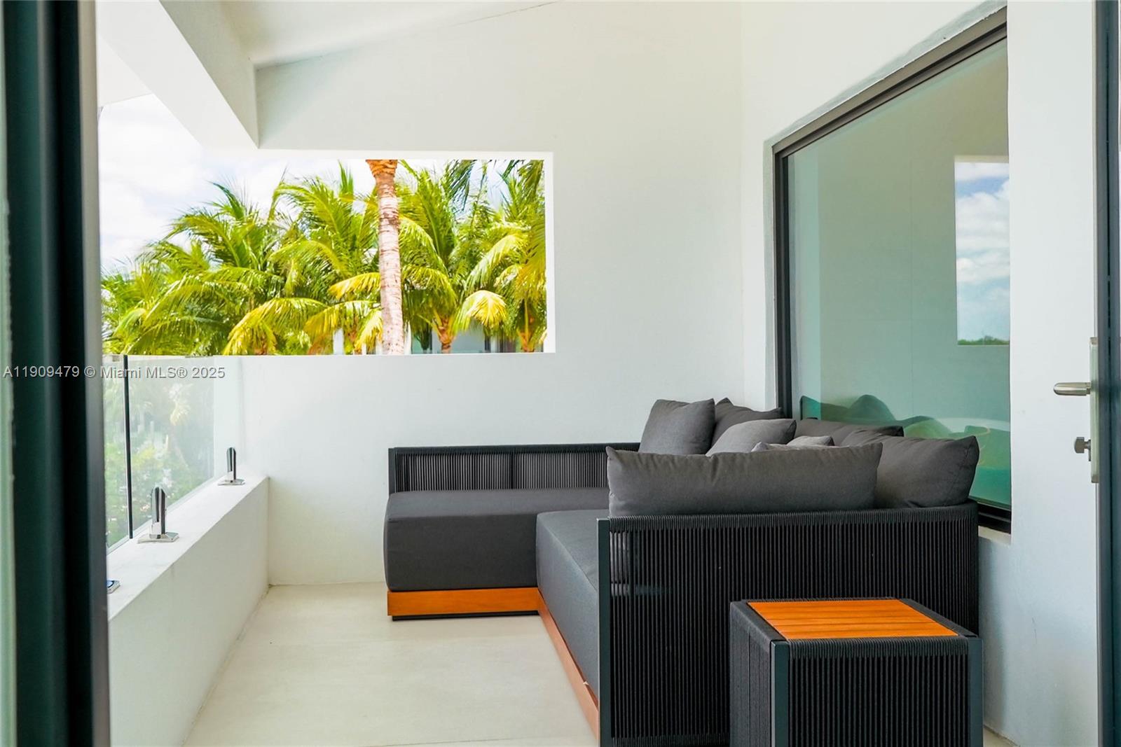 7720 Miami Vw Dr North Bay Village, FL 33141