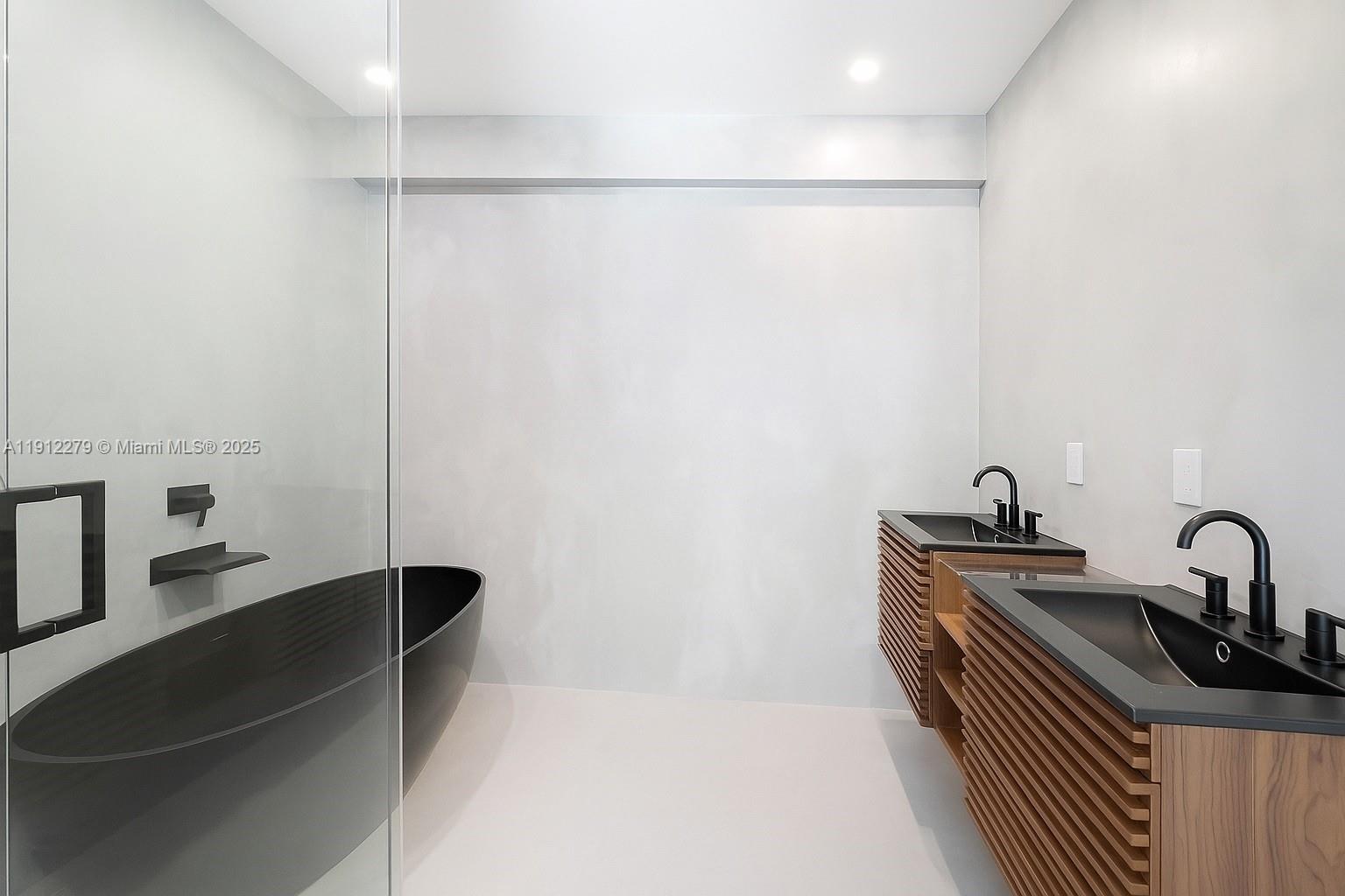 953 NE 91st Ter Miami Shores, FL 33138