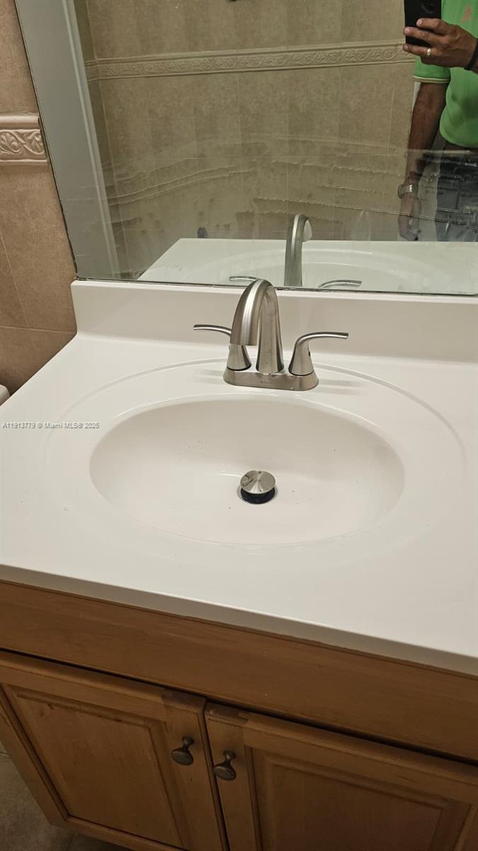 6890 N Kendall Dr #B203 Pinecrest, FL 33156